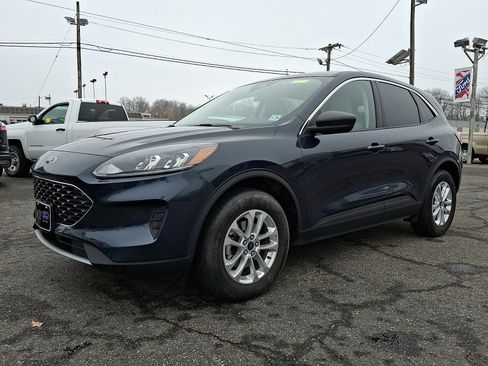 Certified 2022 Ford Escape SE image 3