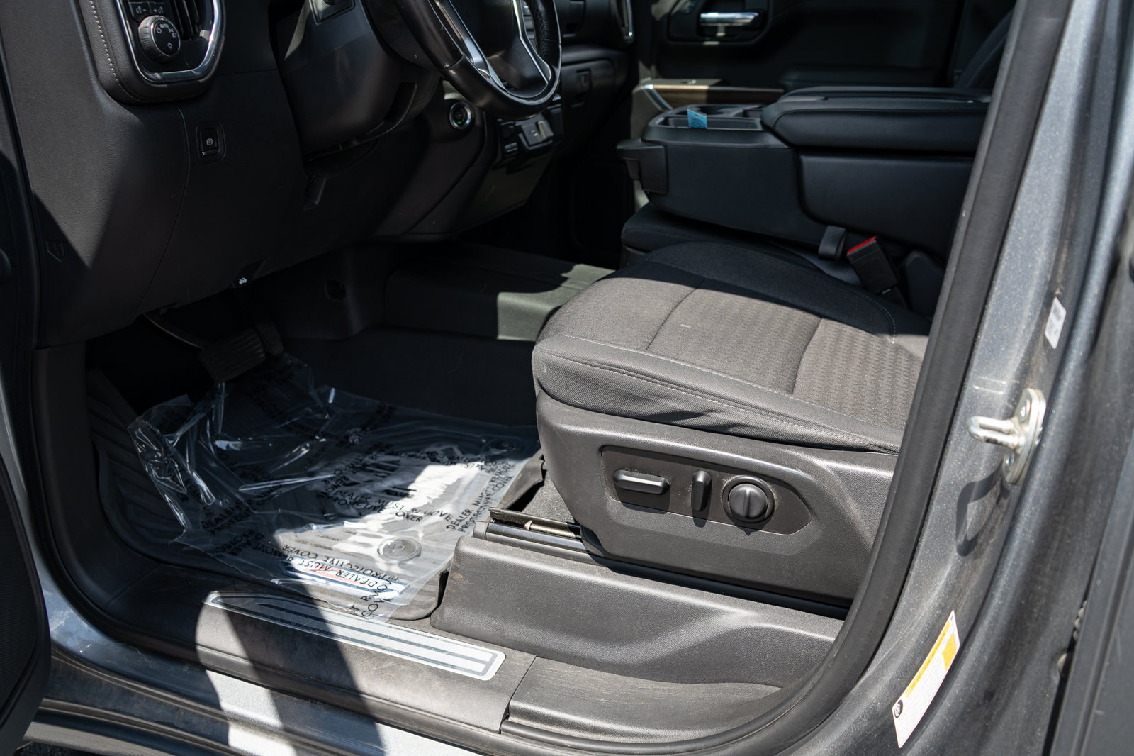 Used 2021 Chevrolet Silverado 1500 RST AWD/4WD image 17