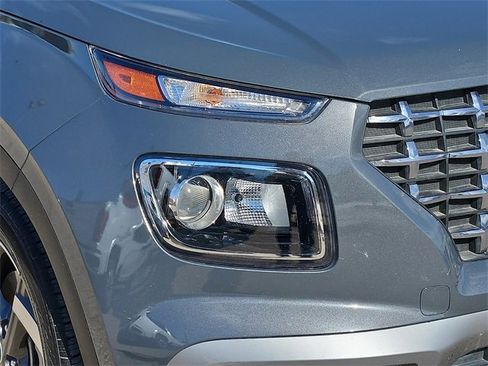 Used 2024 Hyundai Venue SEL image 8