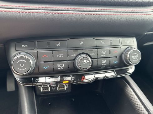 Used 2023 Dodge Durango GT AWD/4WD image 16