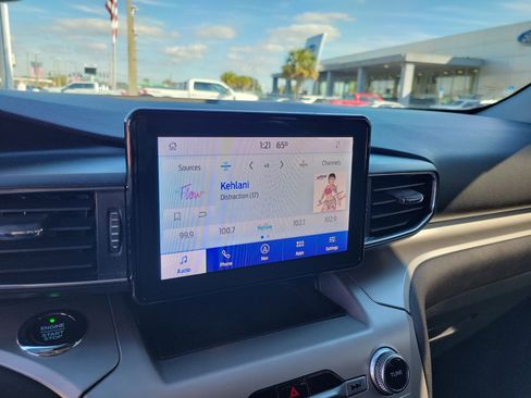 Certified 2021 Ford Explorer XLT w/ Equipment Group 202A image 19