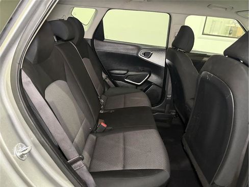 Used 2023 Kia Soul LX w/ LX Technology Package image 23