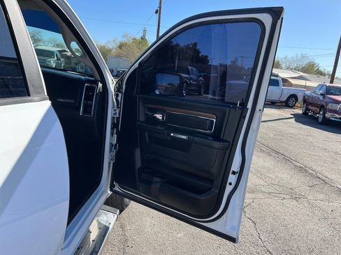 Used 2017 RAM 1500 Laramie image 37