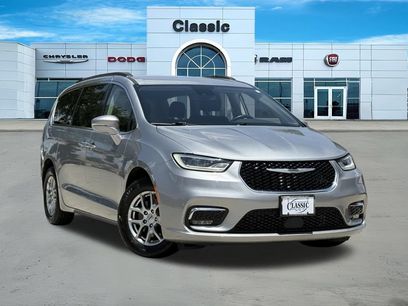 Used 2021 Chrysler Pacifica Touring w/ Cold Weather Group