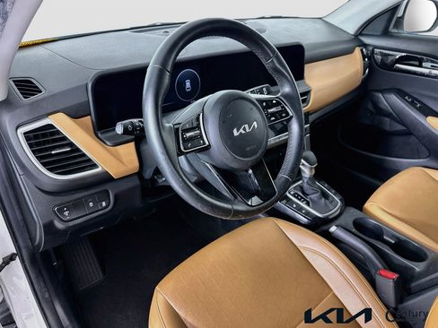 Certified 2024 Kia Seltos EX FWD image 9