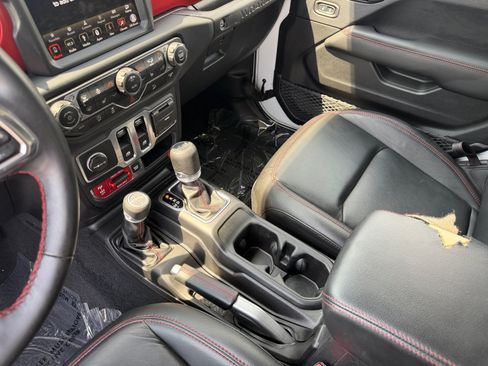 Used 2018 Jeep Wrangler Rubicon AWD/4WD image 15