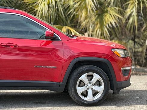 Used 2018 Jeep Compass Latitude FWD image 21