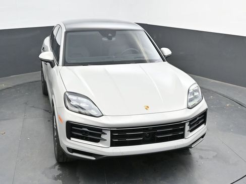 New 2025 Porsche Cayenne Coupe image 39