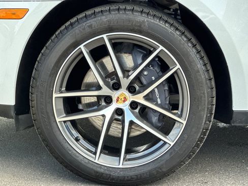 Used 2025 Porsche Macan image 45