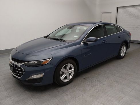 Used 2024 Chevrolet Malibu LT FWD image 2