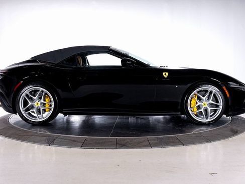 Used 2024 Ferrari Roma Spider image 11