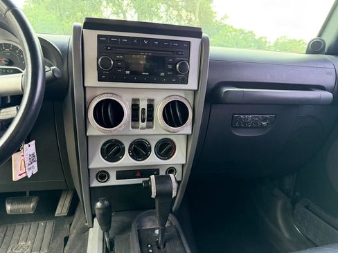 Used 2008 Jeep Wrangler Unlimited Sahara w/ Limited Unlimited Group AWD/4WD image 10