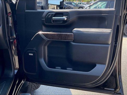 Used 2023 GMC Sierra 2500 Denali w/ Denali Ultimate Package image 12