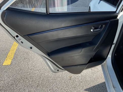 Used 2018 Toyota Corolla SE FWD image 19