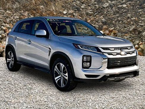 Used 2022 Mitsubishi Outlander Sport ES image 9