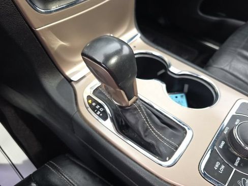 Used 2016 Jeep Grand Cherokee Limited AWD/4WD image 26