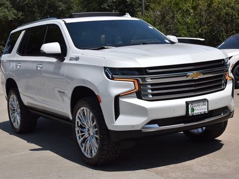 Used 2021 Chevrolet Tahoe High Country w/ Premium Package RWD image 4