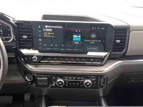 Used 2023 GMC Sierra 1500 SLT w/ SLT Premium Plus Package AWD/4WD image 18