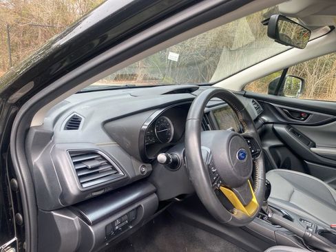 Used 2022 Subaru Crosstrek 2.5i Sport w/ Moonroof Package image 13