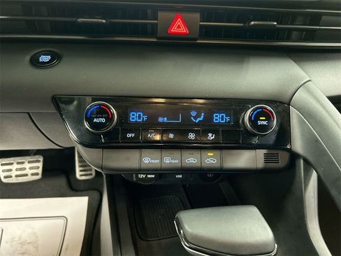 Used 2025 Hyundai Elantra Sport image 16