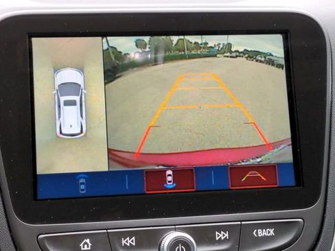 Used 2018 Chevrolet Equinox Premier image 19