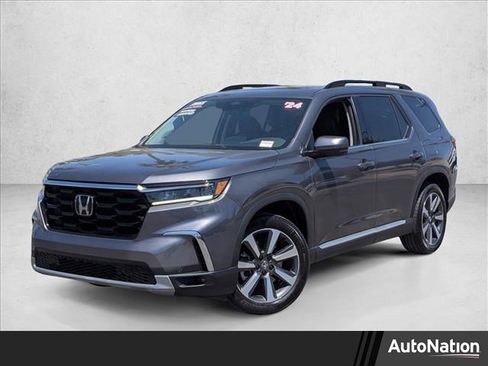 Used 2024 Honda Pilot Touring image 1