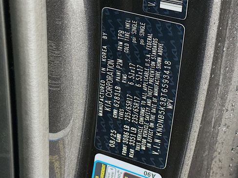 Used 2026 Kia Carnival FWD image 12