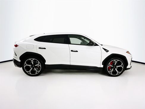 Used 2021 Lamborghini Urus Base image 8