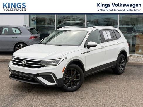 Certified 2024 Volkswagen Tiguan SE AWD/4WD image 1