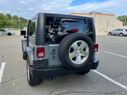 Used 2015 Jeep Wrangler Sport w/ Quick Order Package 24S AWD/4WD image 8