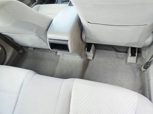 Used 2017 Toyota Camry LE FWD image 35