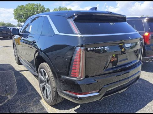 Used 2025 Cadillac Escalade IQ Luxury 1 AWD/4WD image 7