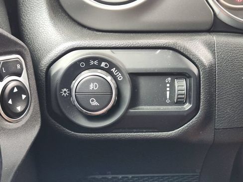 Used 2023 Jeep Gladiator Sport AWD/4WD image 24