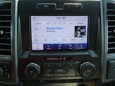 Used 2019 Ford F150 XLT w/ Equipment Group 302A Luxury AWD/4WD image 31