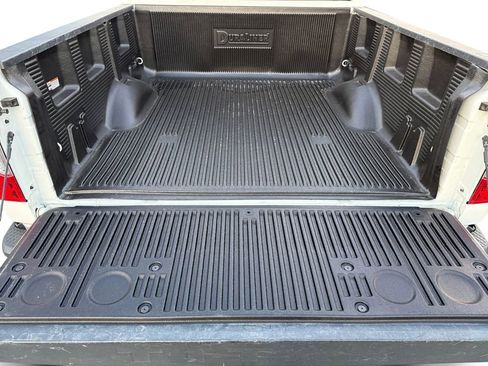 Used 2022 Nissan Titan SV w/ Accessory Utility Package image 10