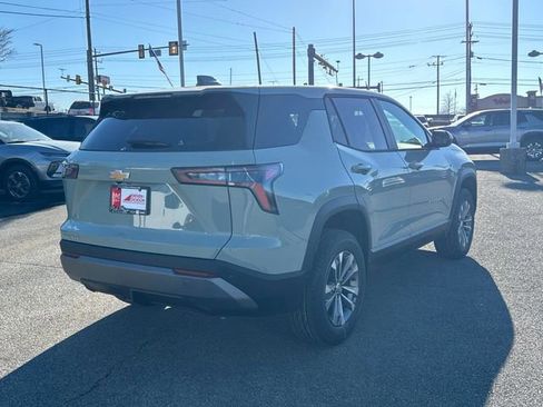 New 2026 Chevrolet Equinox LT w/ Convenience Package II FWD image 4