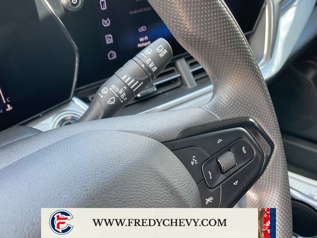 Used 2025 Chevrolet Trax LT FWD image 32