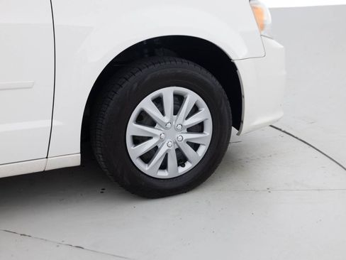 Used 2011 Dodge Grand Caravan Express FWD image 19
