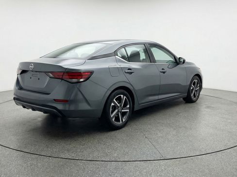 Used 2025 Nissan Sentra SV FWD image 9