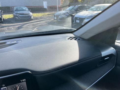 Used 2025 Nissan Kicks SV image 33