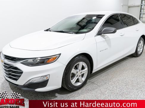Used 2023 Chevrolet Malibu LS image 2