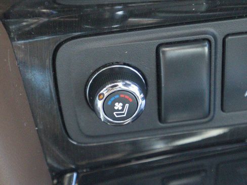 Used 2019 Nissan Armada Platinum w/ Captain's Chairs Package AWD/4WD image 28