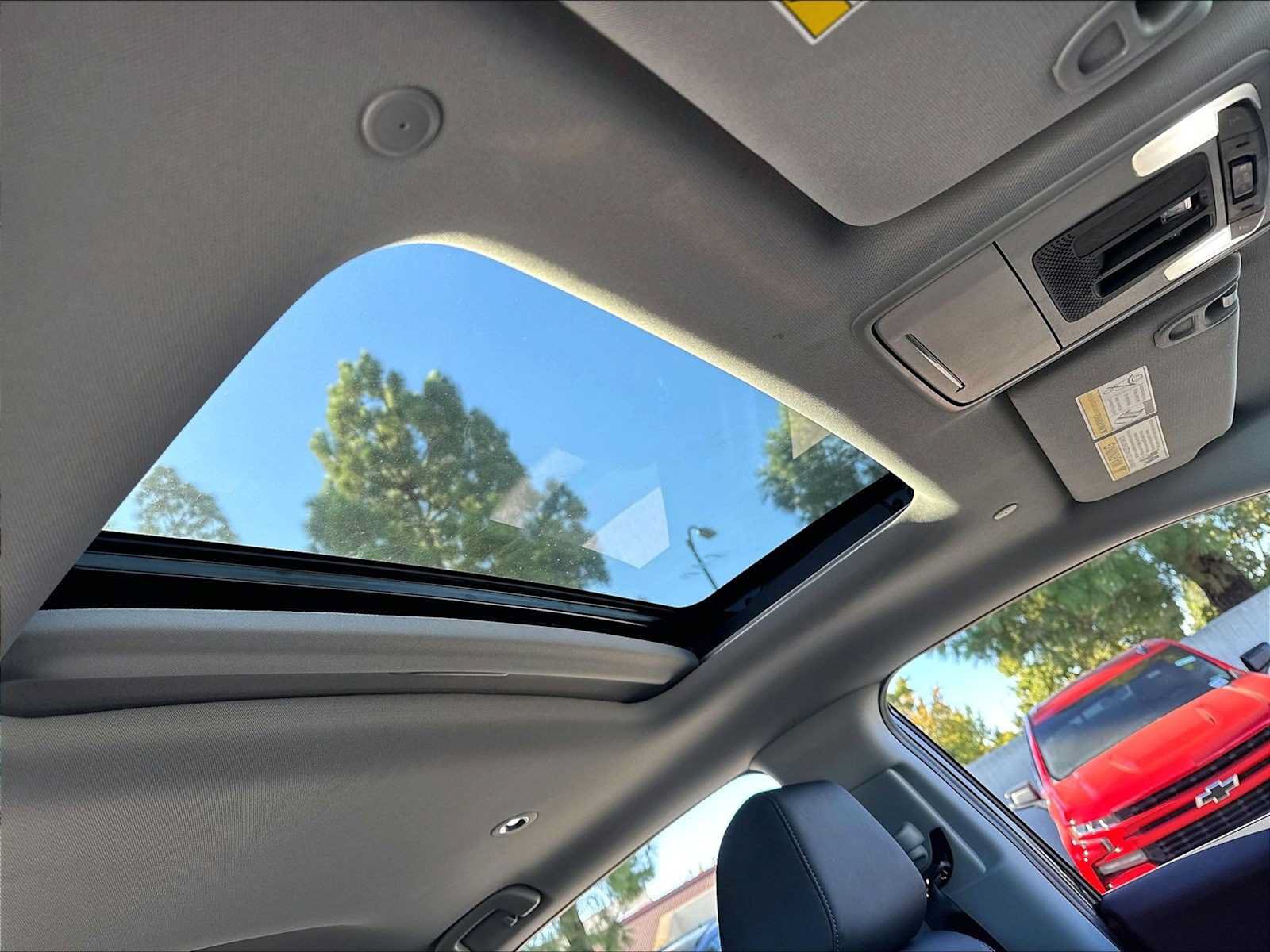Used 2025 Acura ADX FWD image 25