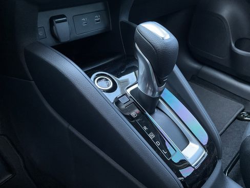 New 2025 Nissan Versa SR w/ Trunk Package image 32