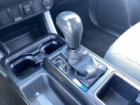 Used 2021 Toyota Tacoma SR RWD image 24