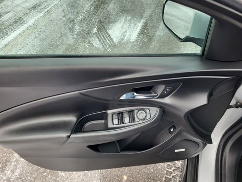 Used 2018 Chevrolet Volt Premier image 3