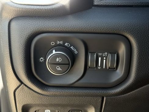 Used 2019 RAM 1500 Big Horn AWD/4WD image 23