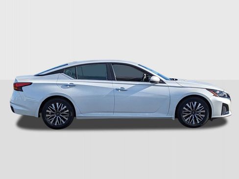 New 2026 Nissan Altima 2.5 SV FWD image 6