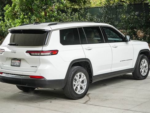 Used 2023 Jeep Grand Cherokee L Limited w/ Luxury Tech Group II AWD/4WD image 6
