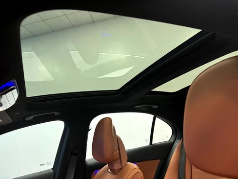 Used 2023 Mercedes-Benz C 300 4MATIC Sedan image 11